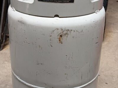 Forklift Propane Steel Tank 33.5 lb 8 Gallon