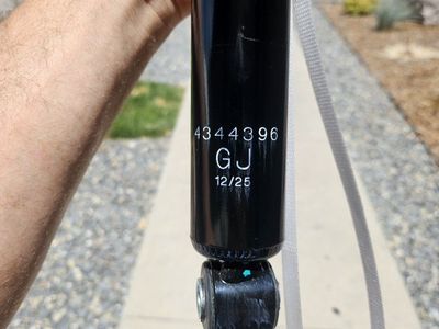 Detroit Axle 4344396 GJ 12/25 Shock Absorber - Unused