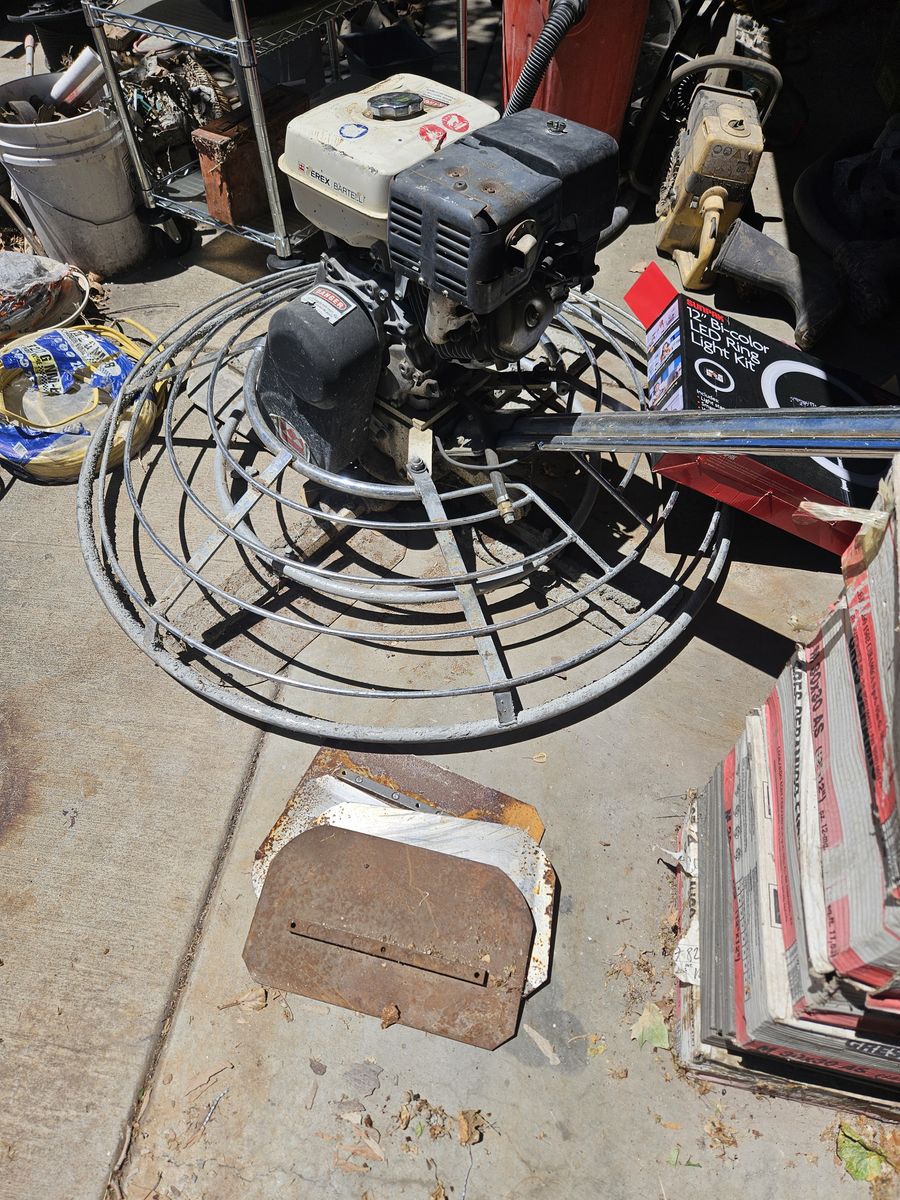 Bartell Power Trowel - Honda GX270 Runs Great - Extra Blades