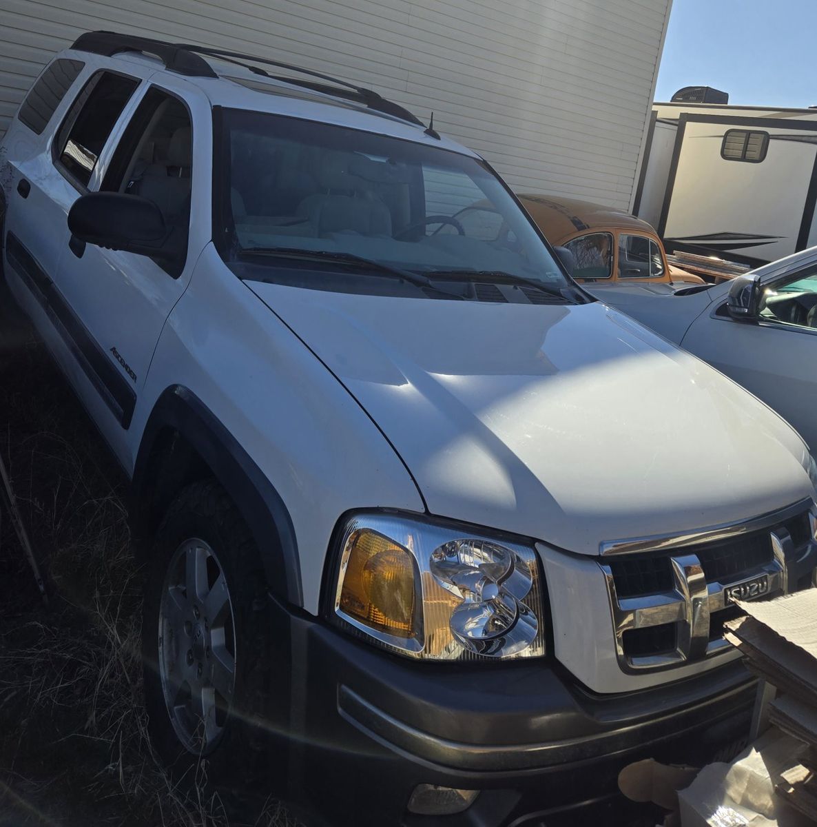 2007 Isuzu Ascender AWD SUV - White, 3rd Row Seating, Runs, Needs Repair