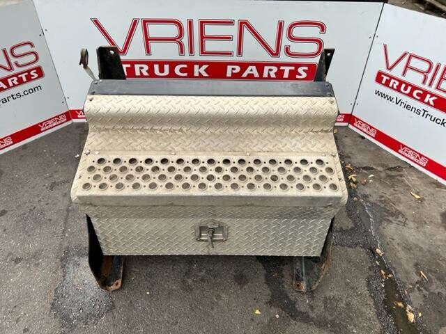 Kenworth T800 Tool Box