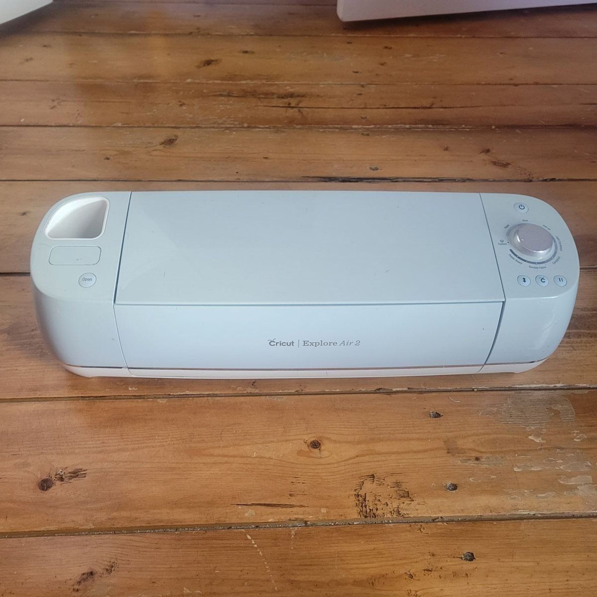 Cricut Explore Air 2 Cutting Machine - With Mats