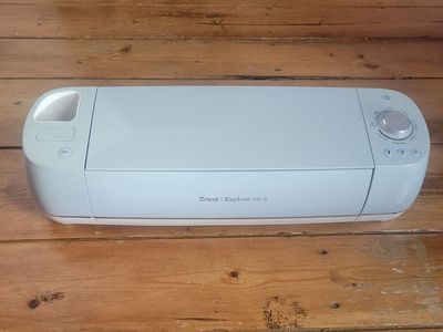 Cricut Explore Air 2 Cutting Machine - With Mats