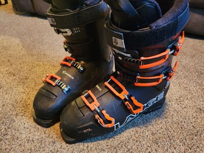 Lange ski boots