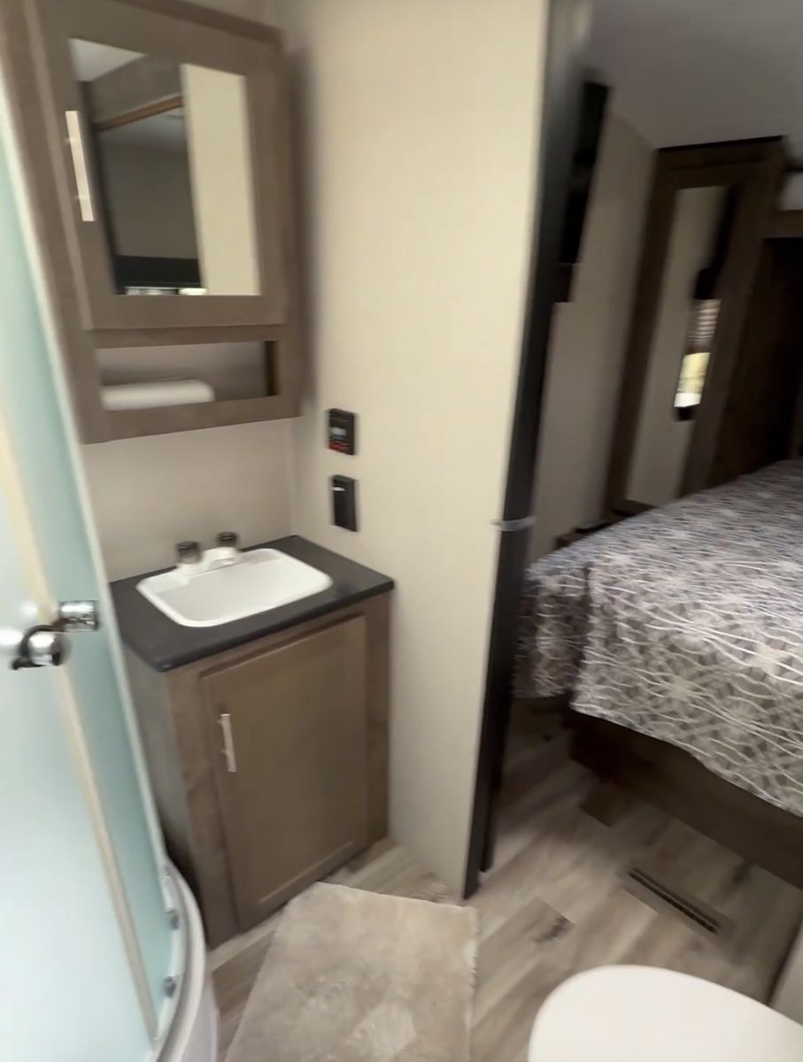 Main image 5