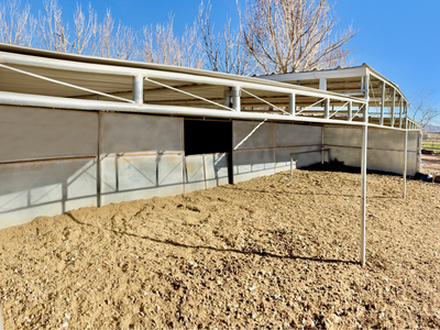 S & S Metal Horse Barn