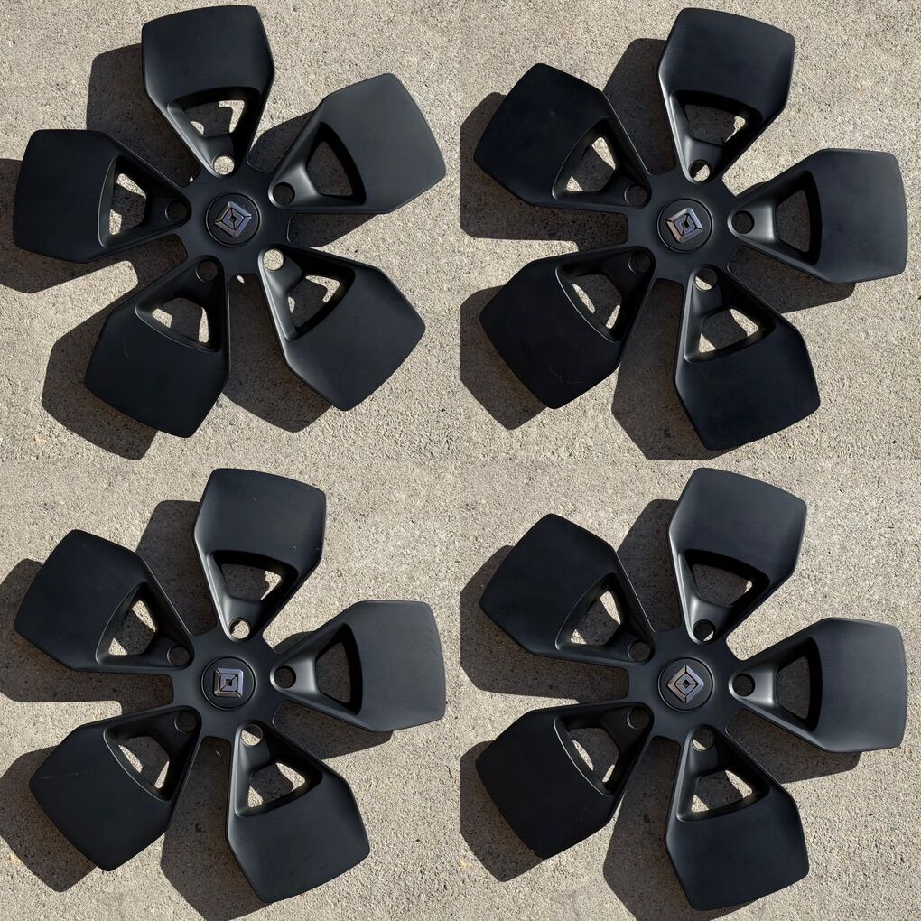 Rivian OEM Aero Wheel Covers for 21 Road Wheels
