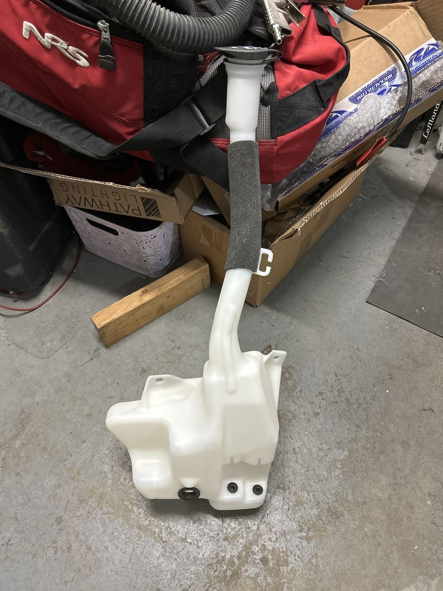 Windshield Washer Fluid Reservoir Tank