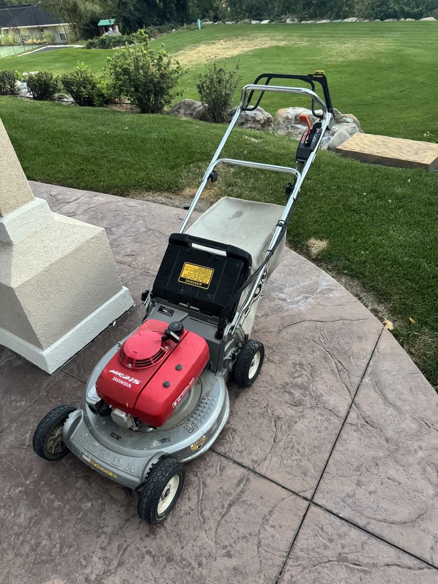 Honda HR215 SX Lawn Mower (Masters Series) - As-Is