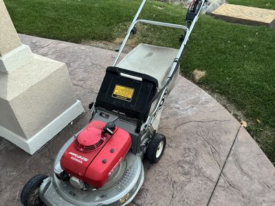 Honda HR215 SX Lawn Mower (Masters Series) - As-Is
