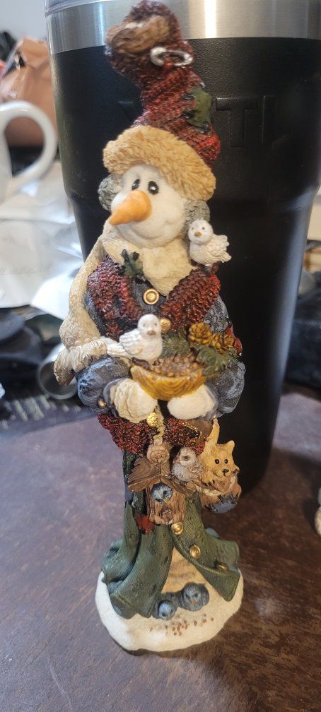 Charming Snowman with Birds and Birdhouse Figurine - Whimsical Winter Decor  BOYDS Bears.