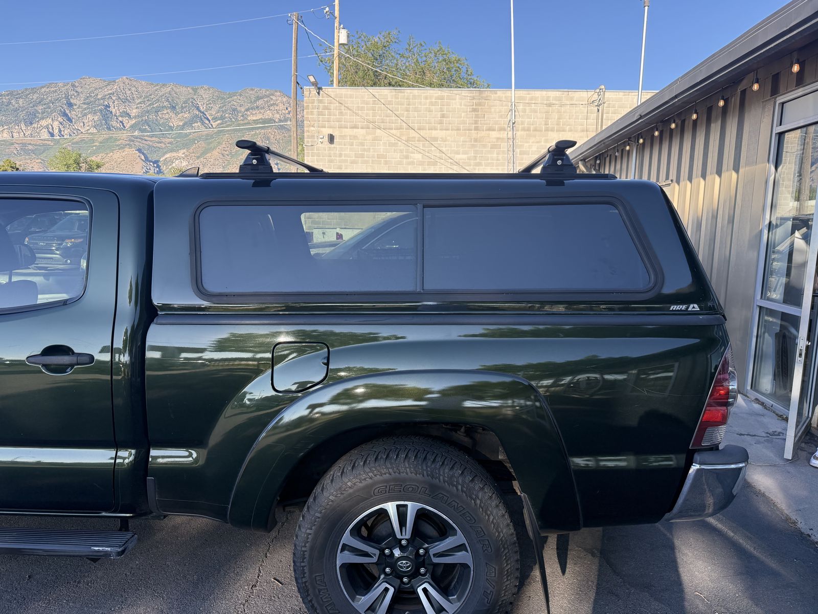Toyota Tacoma Truck Shell / Camper Shell – 6-Foot For Sale