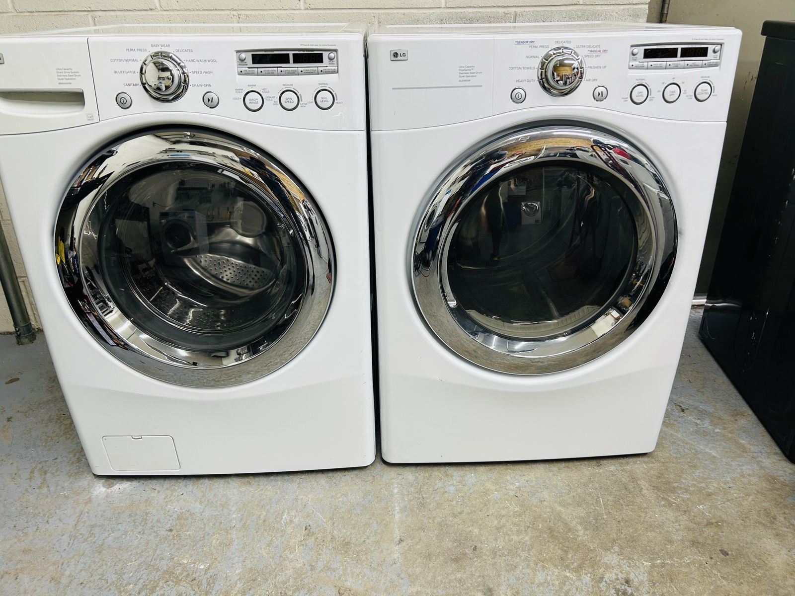 Lg stackable or side by side washer and dryer set