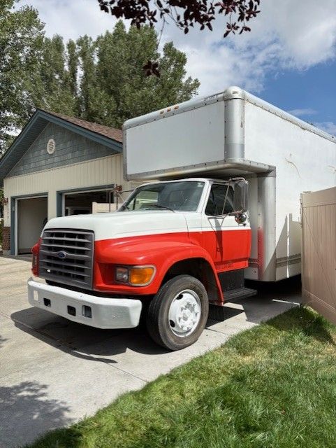 1995 Ford F-700 