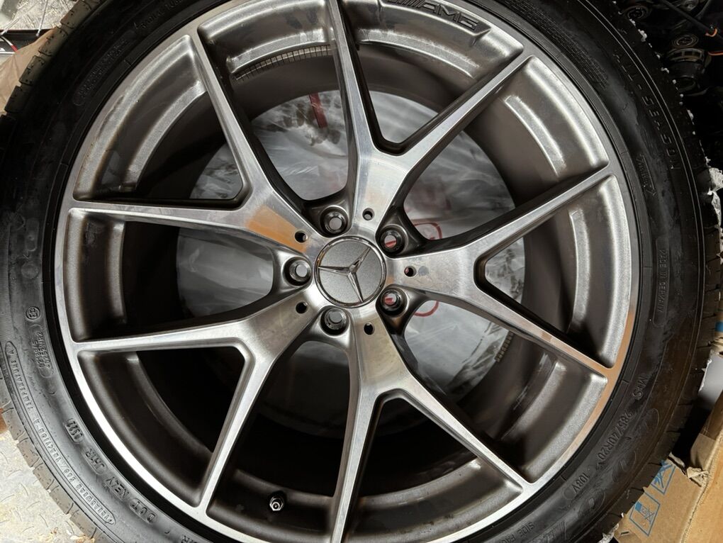 2023 Mercedes AMG wheel set