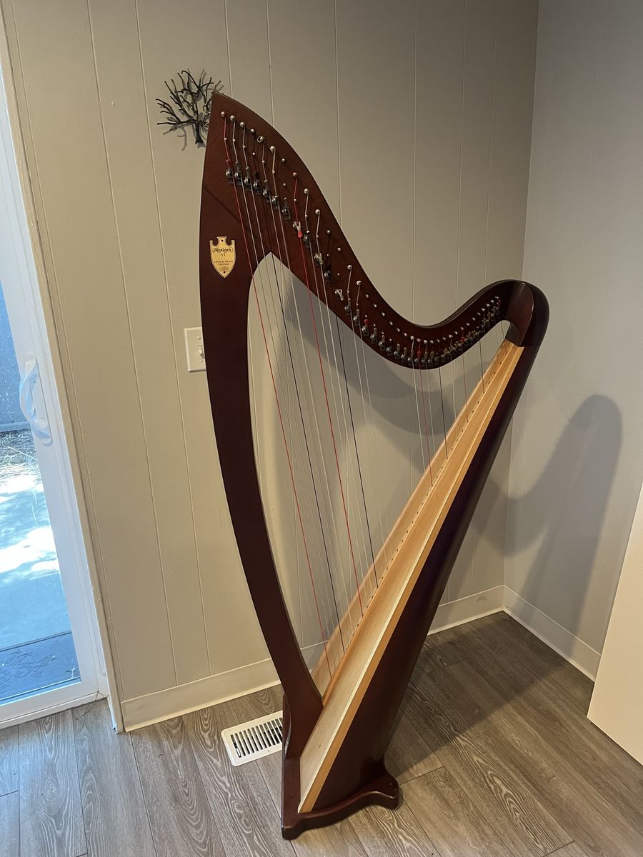 Troubadour Harp