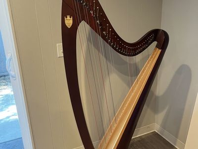 Troubadour Harp