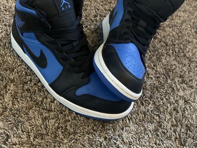 Nike Air Jordan 1s (like new) men’s 10.5 blue and black