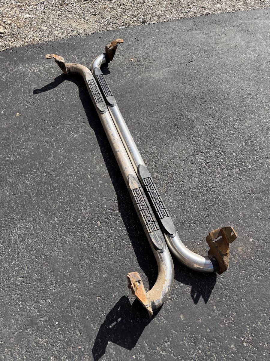 2006 Tundra Running Boards/ Nerf Bars (FREE)