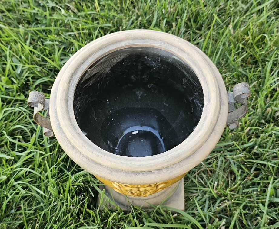 Main image 3