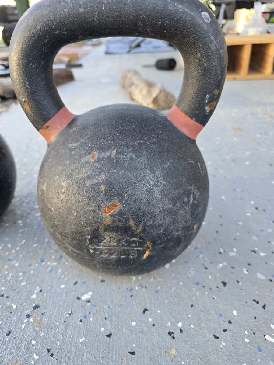 Kettlebell, 62 lbs (28 kg)