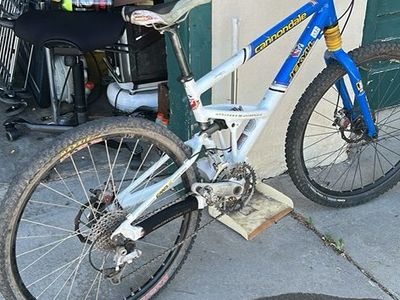 CANNONDALE JEKYLL Mountain Bike Size Medium.