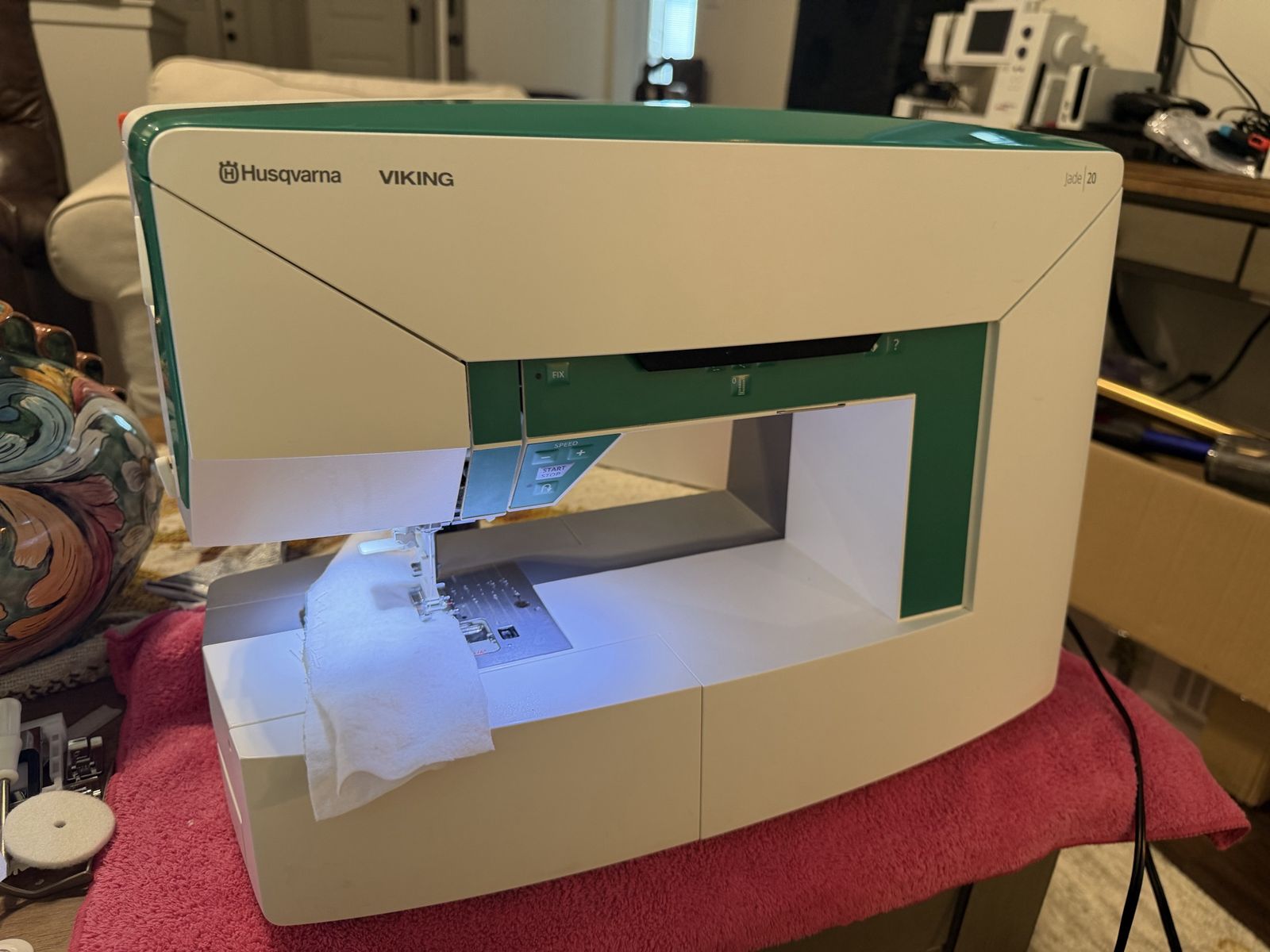 Husqvarna Viking sewing machine  jade 20