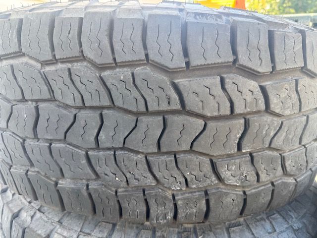 cooper discover AT3 XLT 315-70-17 tires with chrome alloy wheels (4)
