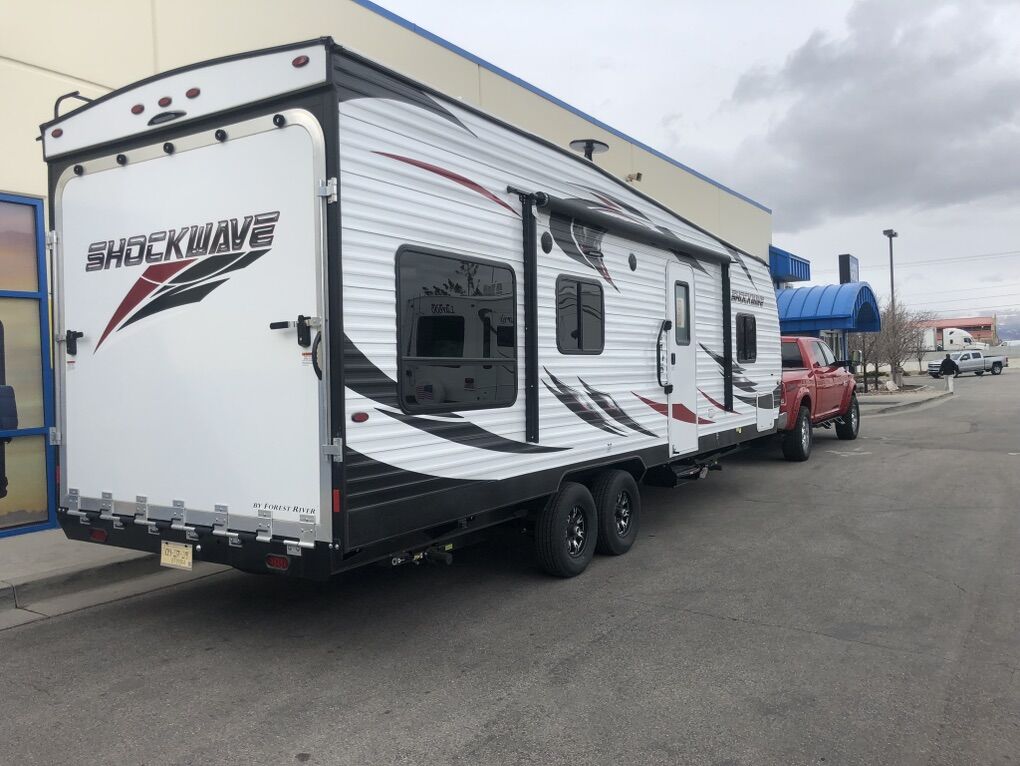 2019 Shockwave 29' Overall Lengthwise