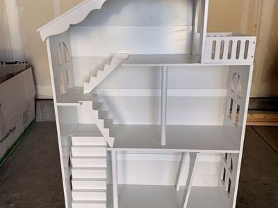 Large Wooden Dollhouse – 3 Story