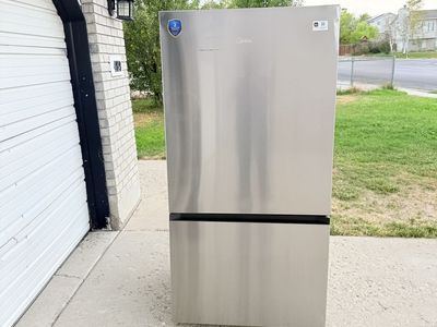 Midea Stainless Steel Bottom Freezer Refrigerator