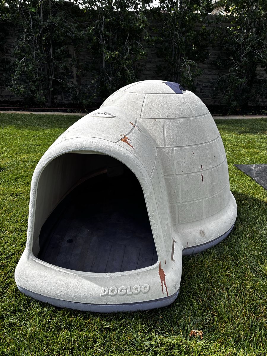 Dogloo Dog House - Durable Plastic Igloo Shelter