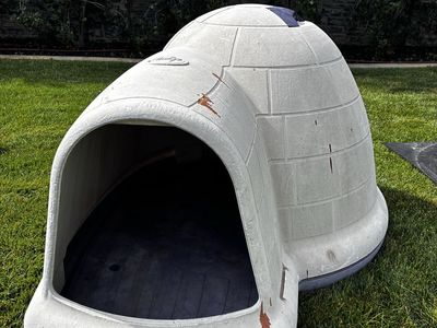 Dogloo Dog House - Durable Plastic Igloo Shelter