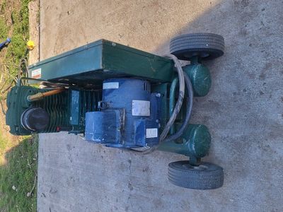 AIR COMPRESSOR ROLAIR SISTEMS