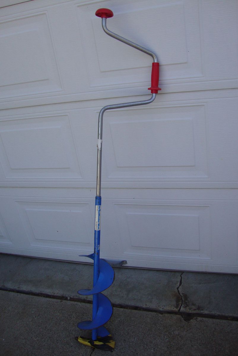 Ice Fishing Hand Auger StrikeMaster Mora