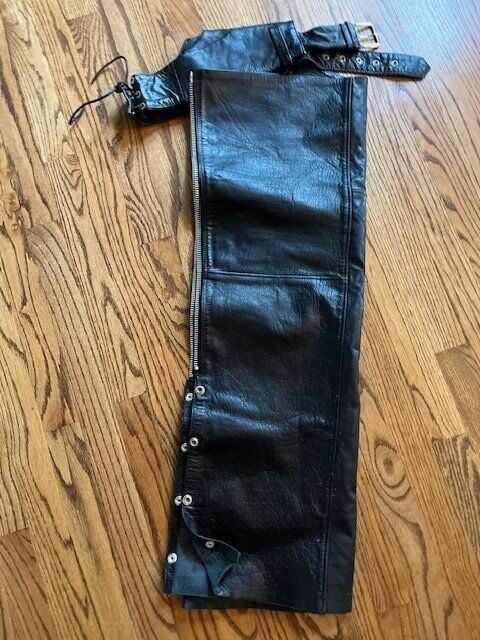 Woman Midvalley leather chaps Harley leather gloves