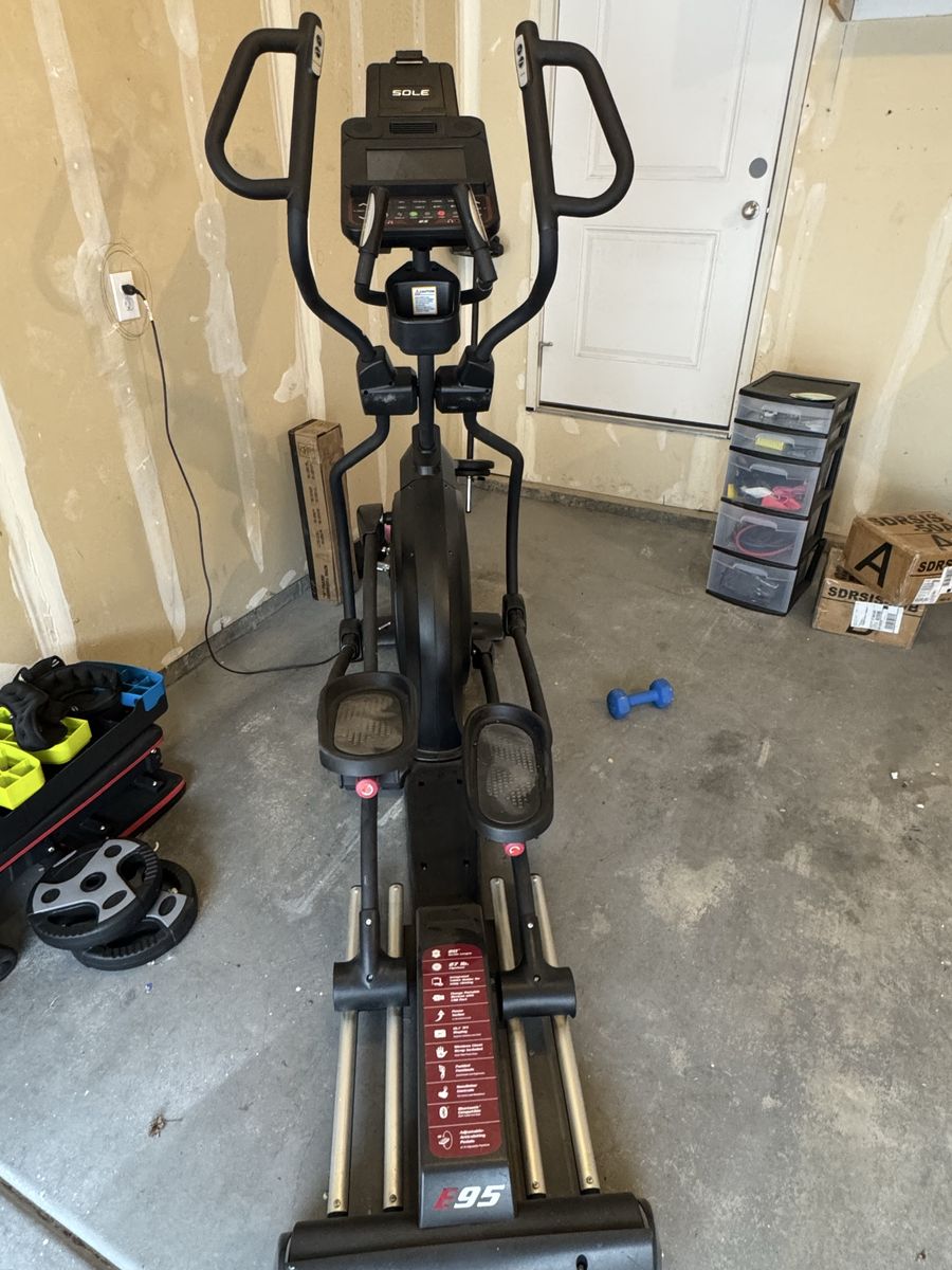 SOLE Fitness E95 Elliptical