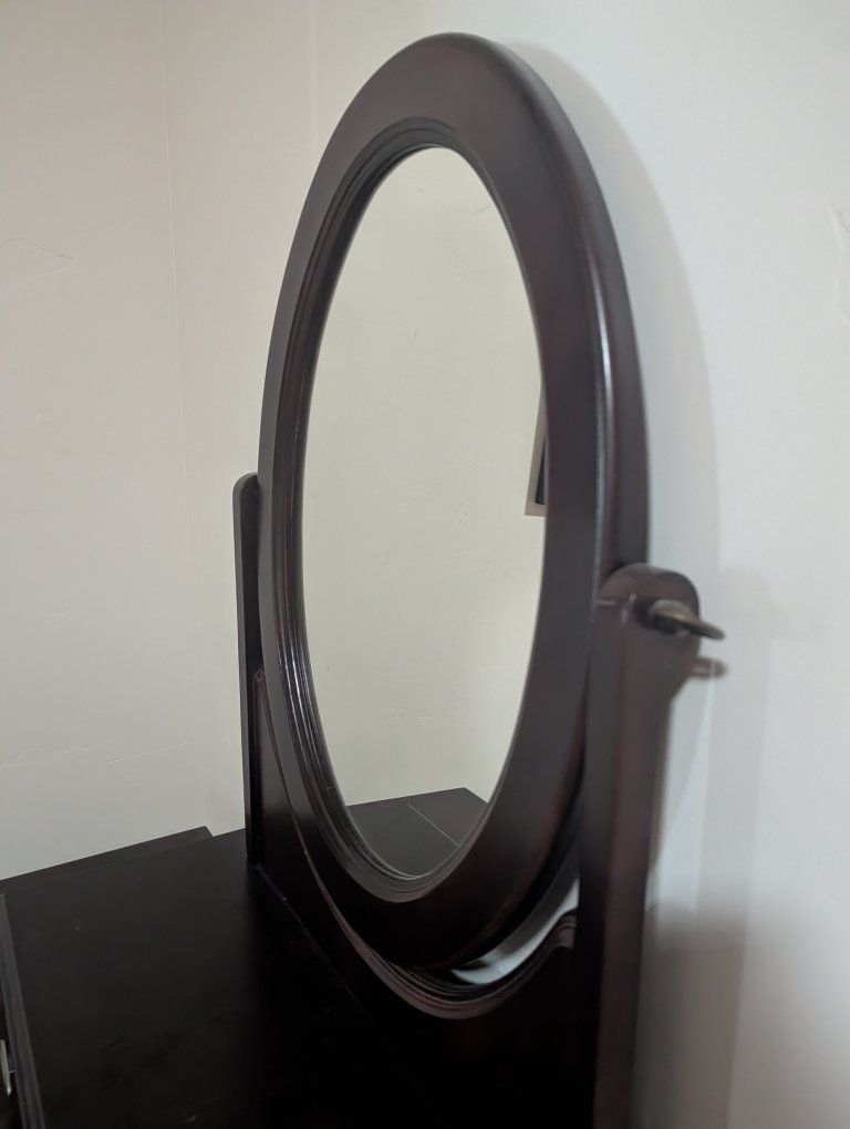 Main image 3