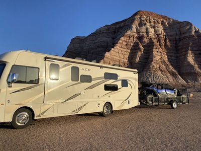 2019 Thor A.C.E. 30.2 Class A Motorhome – Bunkhouse – Sleeps Up to 10 - New Tires - New Batteries
