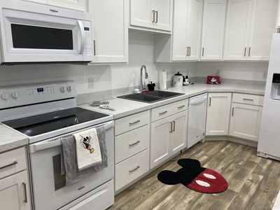 Kitchen and laundry room appliances