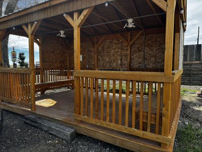 Cabana Buildings With Electricity