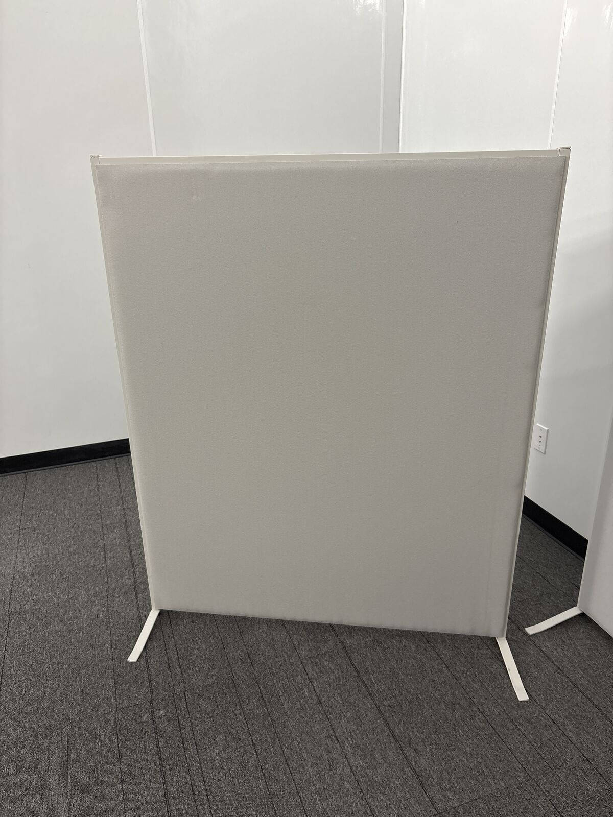 Heavy-Duty Office Divider / Privacy Panel – 4.5 ft x 3.5 ft