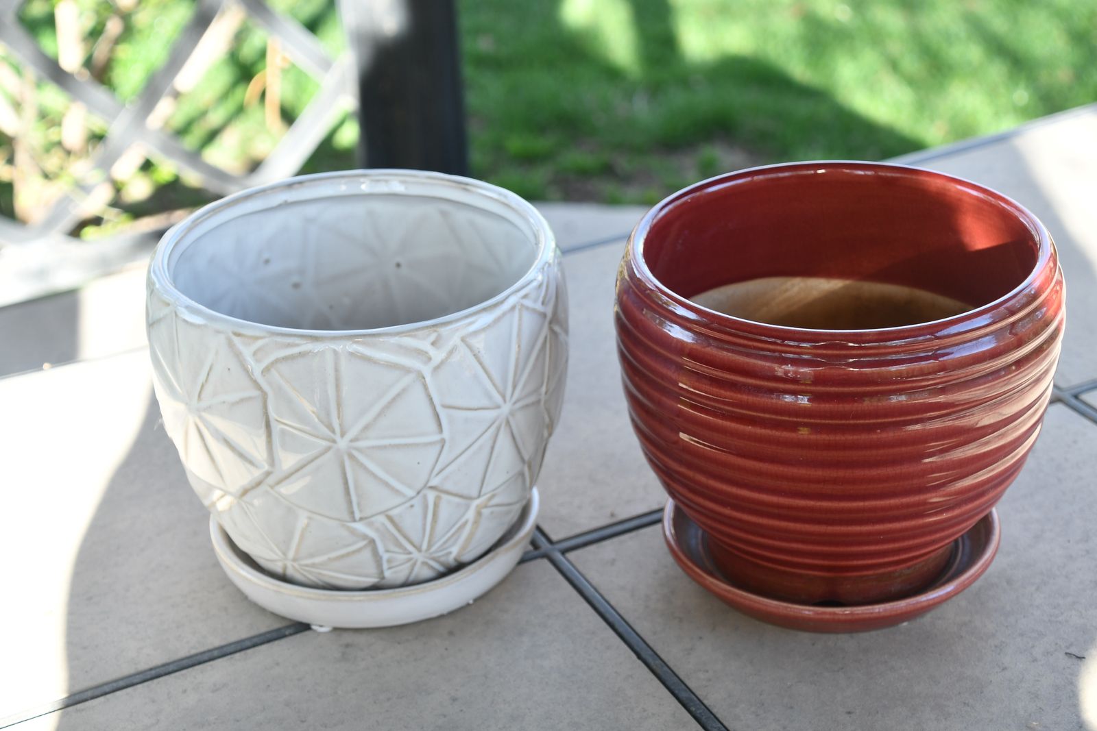 2 CERAMIC FLOWER POTS ~ 7" DIAMETER ~ NO CHIPS ~ ALL FOR $5