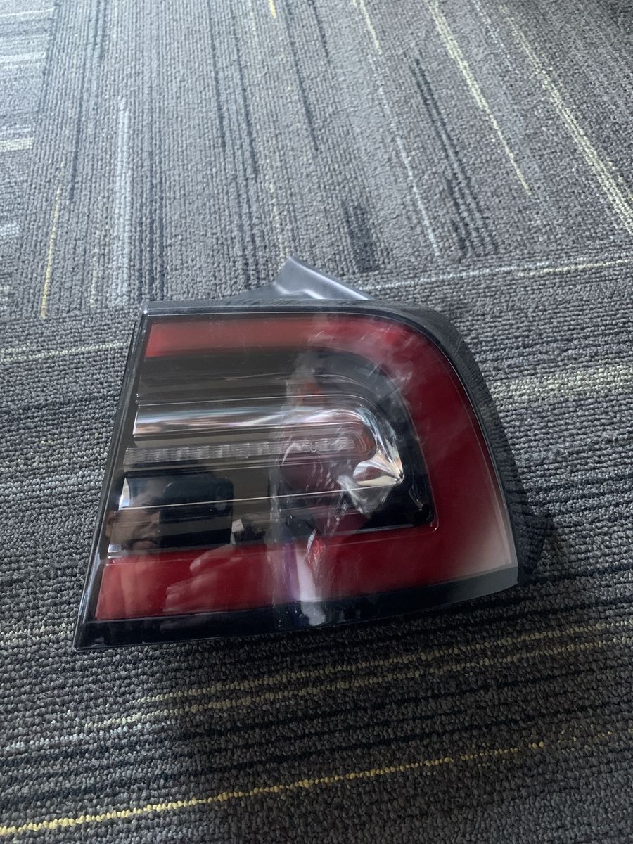 OEM Tesla Model 3 Model Y Tail Light Assembly Right Hand Passenger Side