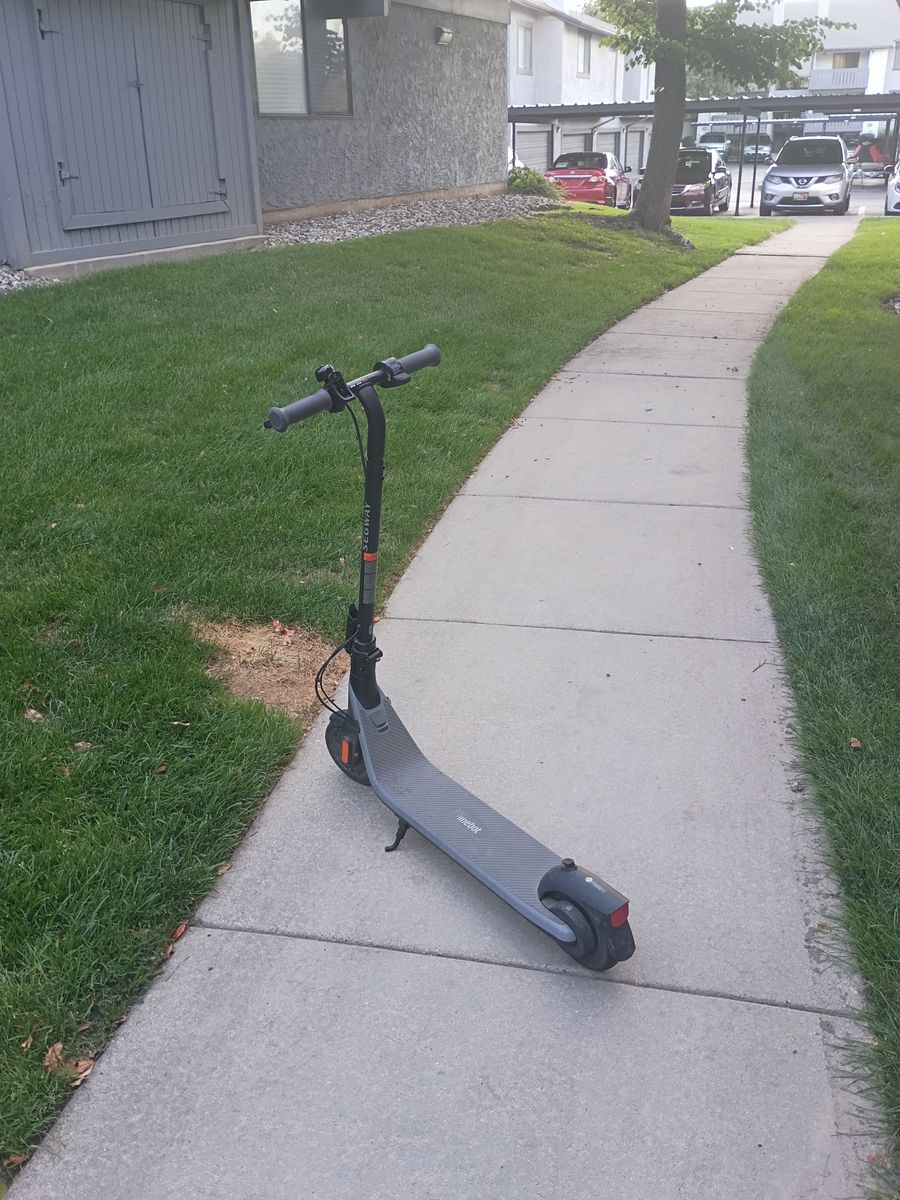 Electric scooter almost brand new 