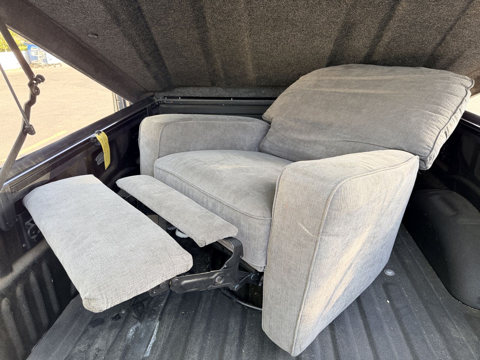 Swiveling, Rocking, Recliner Chair – Extremely Comfortable & Cozy
