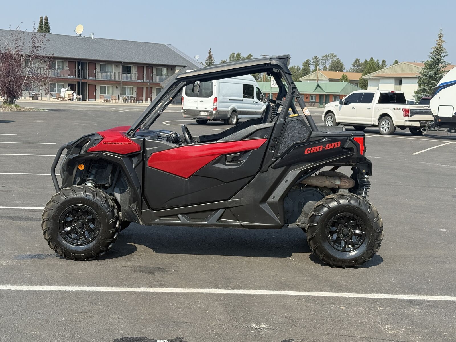 2024 Can-Am Maverick Trail 1000 D{S