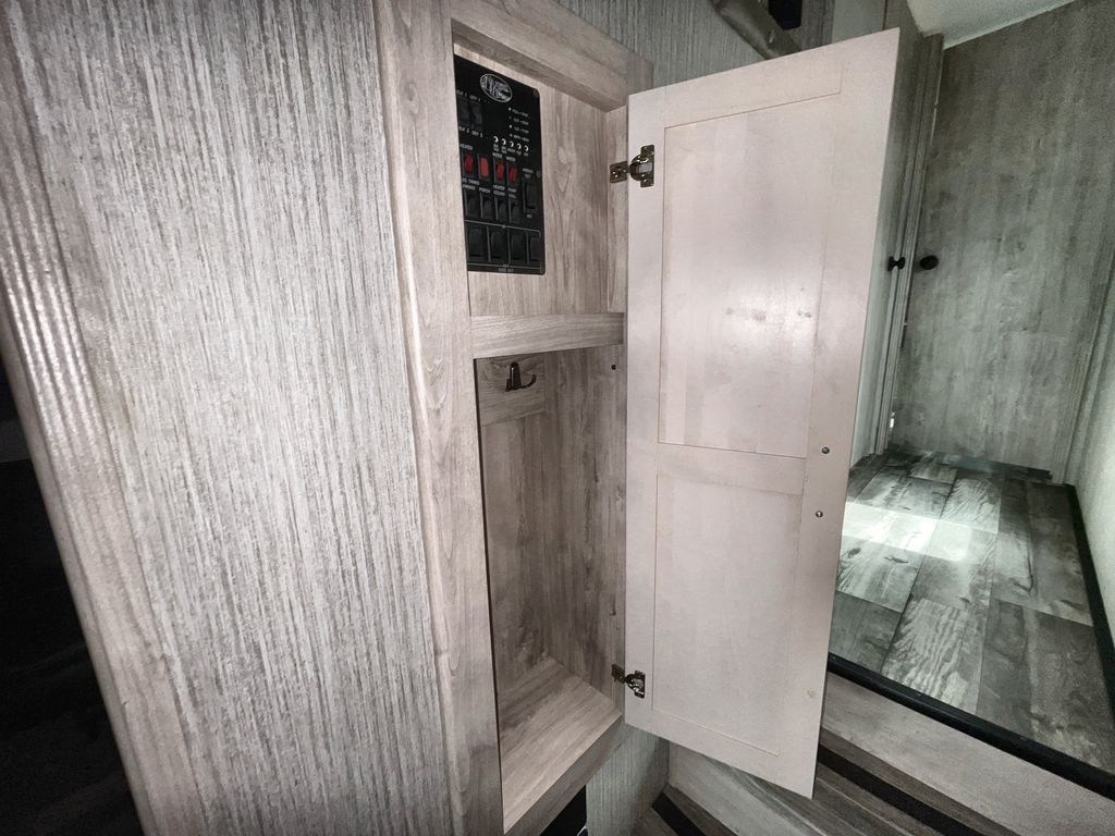Main image 36