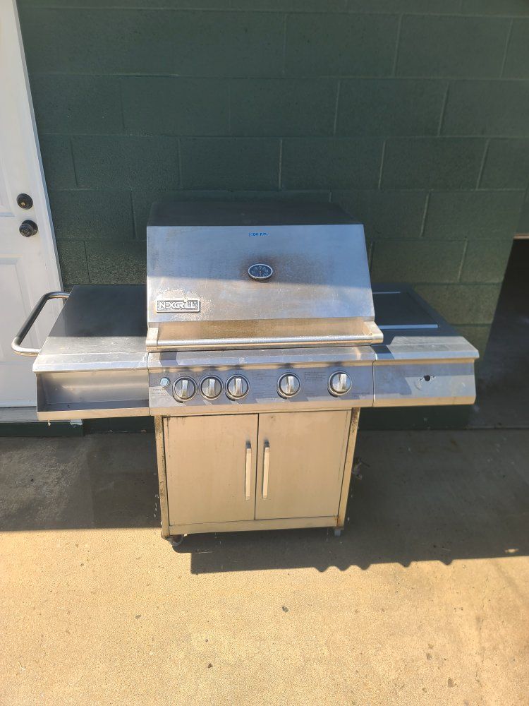 Nexgrill Stainless Steel Gas Grill - Multi-Burner Patio BBQ