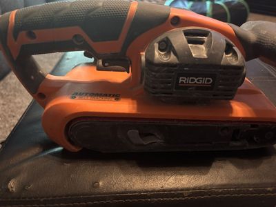 RIDGID Automatic Belt Tracking Air Guard Technology Belt Sander